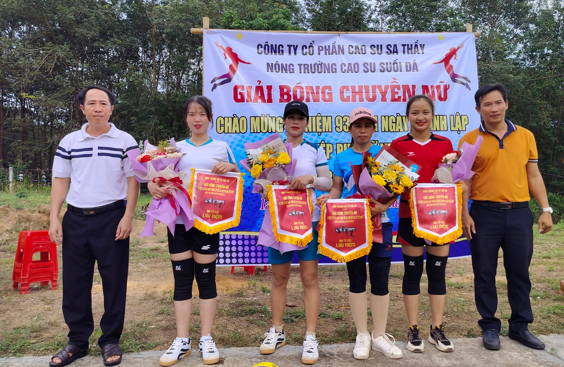CÔNG ĐOÀN CÔNG TY CỔ PHẦN CAO SU SA THẦY TỔ CHỨC CÁC HOẠT ĐỘNG CHÀO MỪNG NGÀY PHỤ NỮ VIỆT NAM 20/10