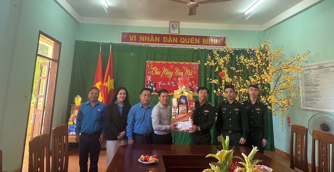 Lãnh đạo Liên đoàn Lao động tỉnh thăm, chúc Tết các đơn vị nhân dịp Tết Nguyên đán Ất Tỵ 2025