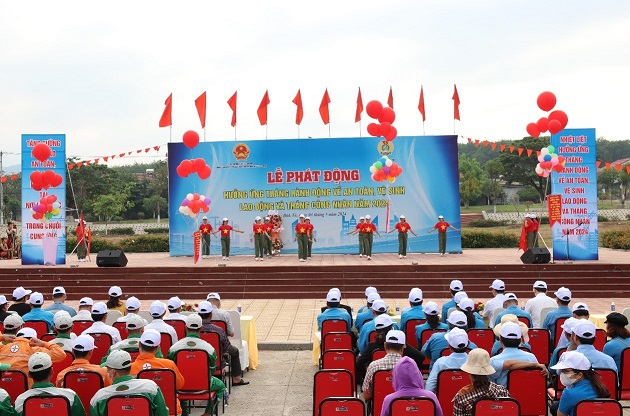 Tỉnh Kon Tum tổ chức Lễ phát động hưởng ứng “Tháng hành động về An toàn, vệ sinh lao động” và “Tháng Công nhân” năm 2024