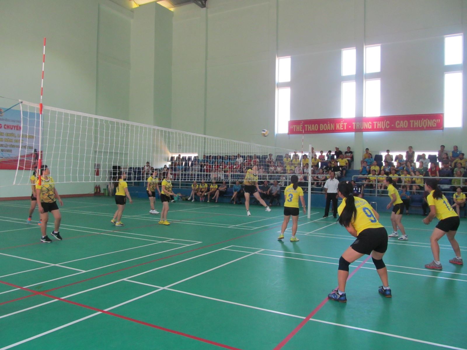 THỰC HIỆN LỜI DI HUẤN CỦA BÁC VÀ MỘT SỐ VẤN ĐỀ  VỀ CÔNG NHÂN, CÔNG ĐOÀN TRONG THỜI KỲ MỚI