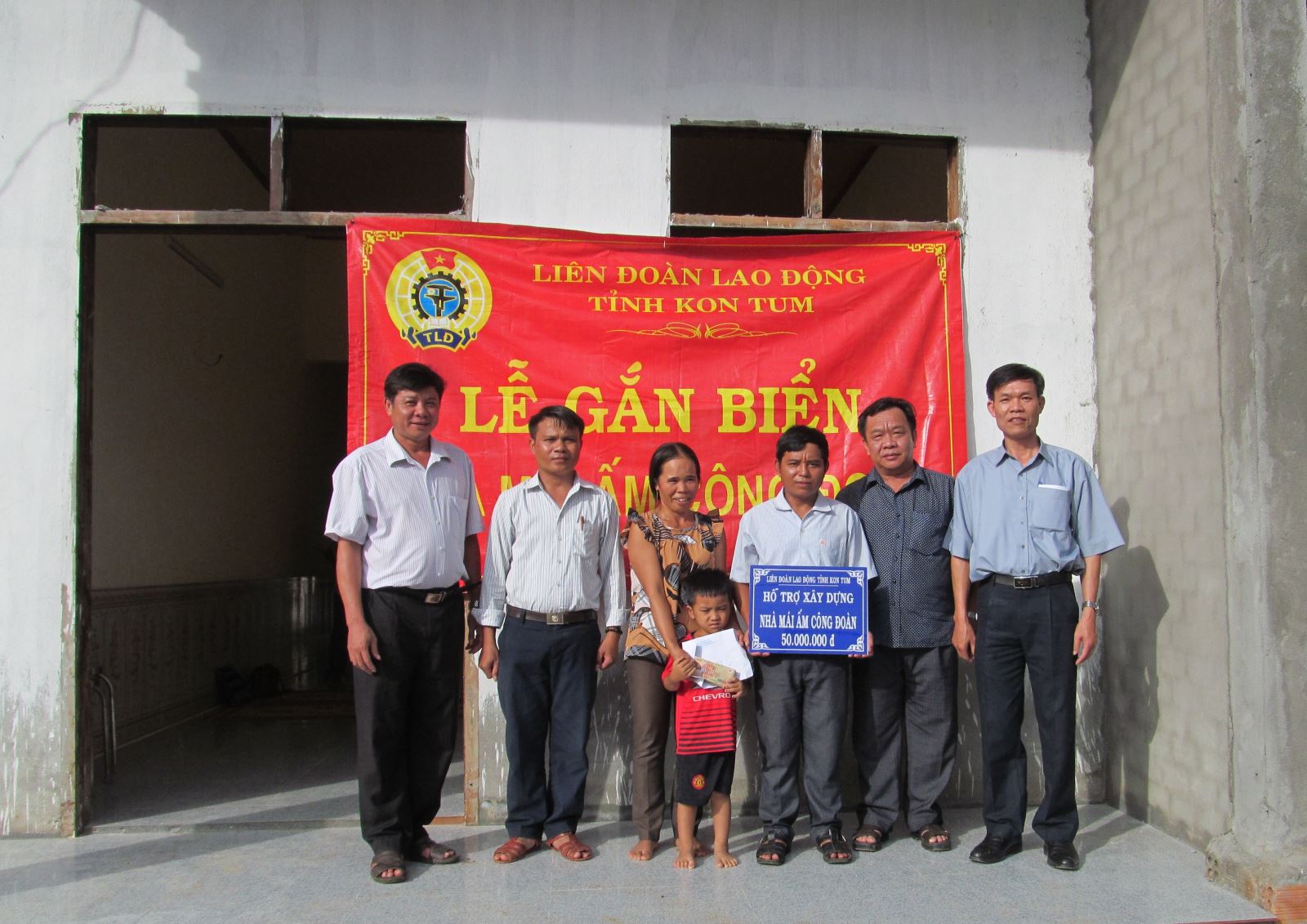 CÁC CẤP CÔNG ĐOÀN TỈNH KON TUM LÀM TỐT CÔNG TÁC CHĂM LO, HỖ TRỢ ĐOÀN VIÊN, NGƯỜI LAO ĐỘNG