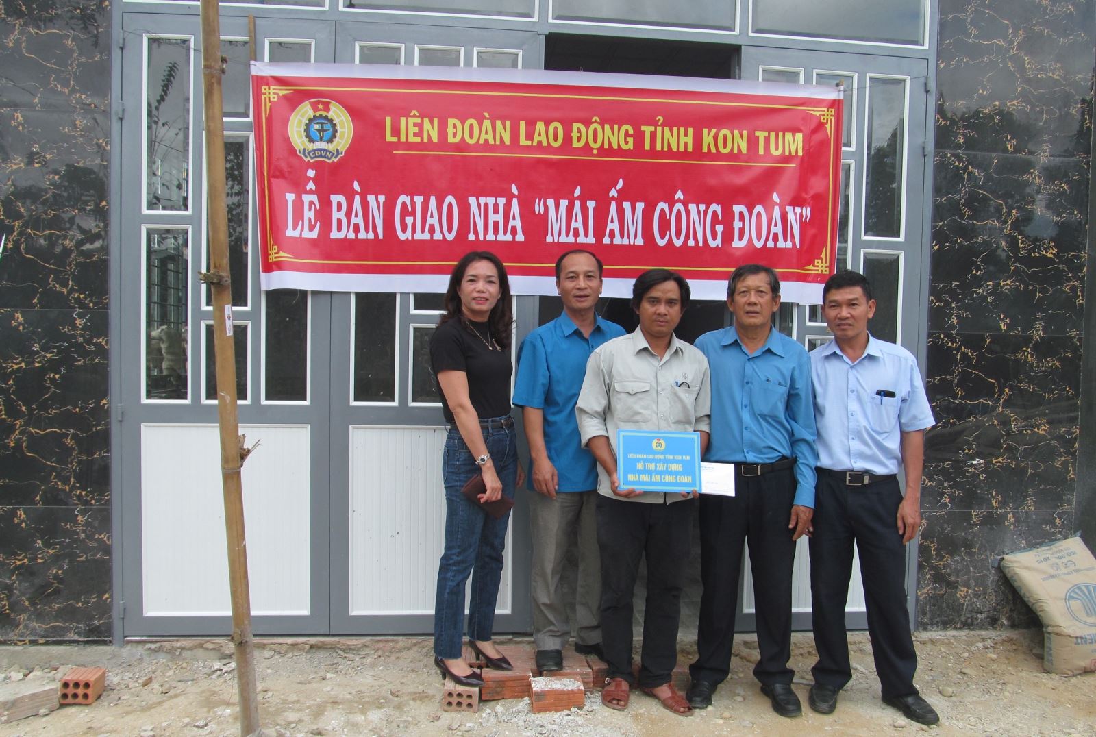 Nghiệm thu, hỗ trợ xây dựng nhà “Mái ấm công đoàn”