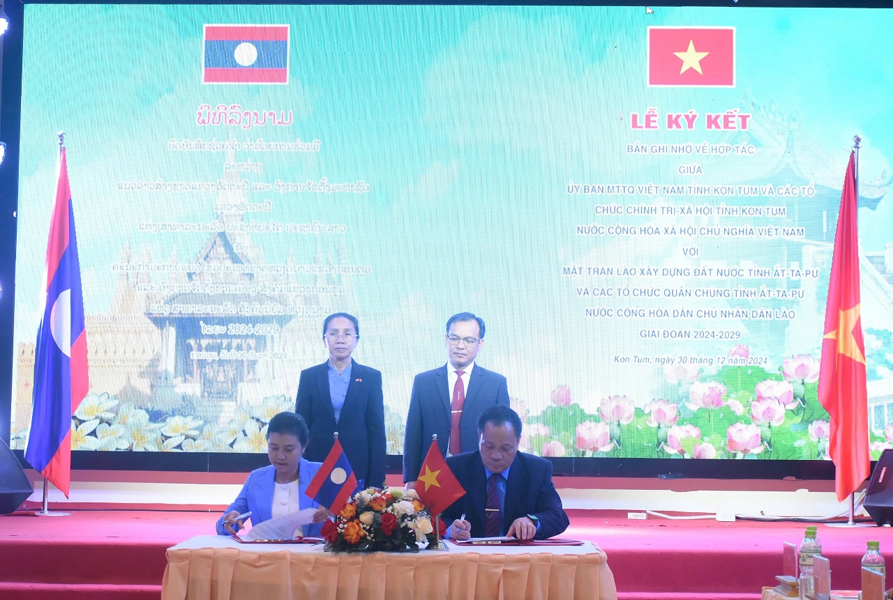 HỘI NGHỊ TỔNG KẾT 05 NĂM THỰC HIỆN BIÊN BẢN HỢP TÁC VỚI LIÊN HIỆP CÔNG ĐOÀN TỈNH ATTAPƯ
