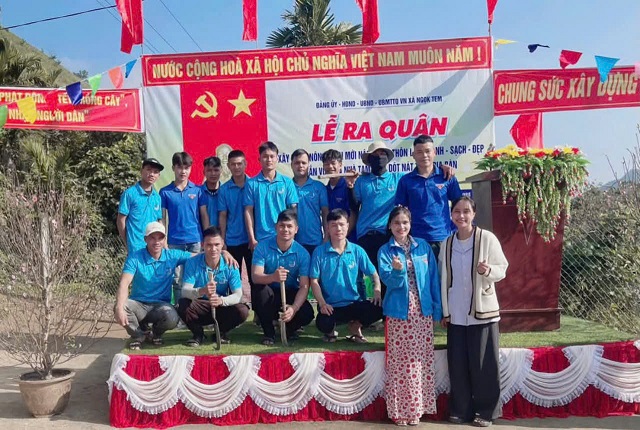 Đoàn viên công đoàn huyện Kon Plong hưởng ứng triển khai các hoạt động ra quân xây dựng nông thôn mới, đô thị văn minh trên địa bàn