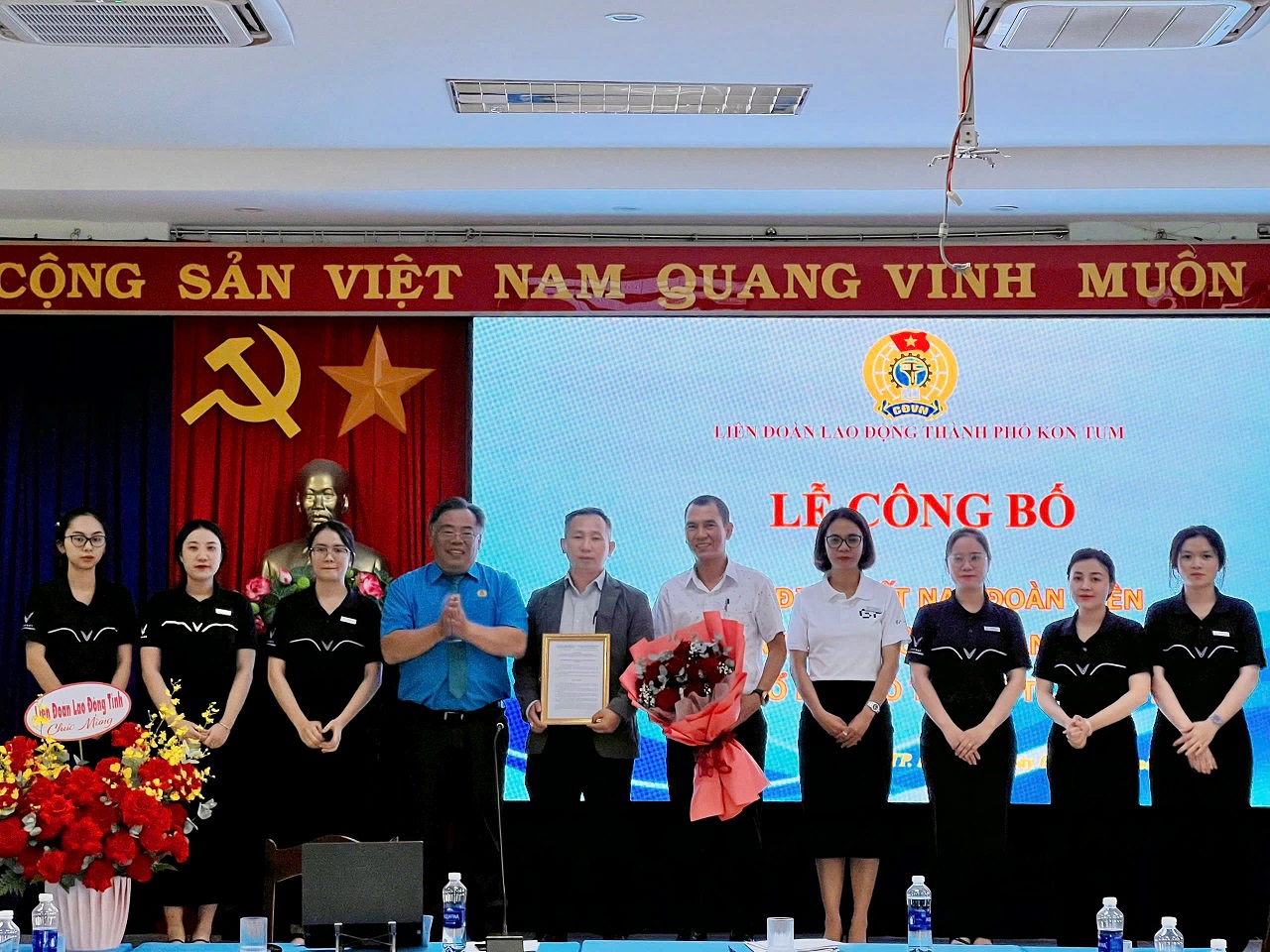 Liên đoàn Lao động Thành phố Kon Tum thành lập Công đoàn cơ sở Công ty cổ phần ô tô Bắc Tây Nguyên và kết nạp đoàn viên công đoàn 