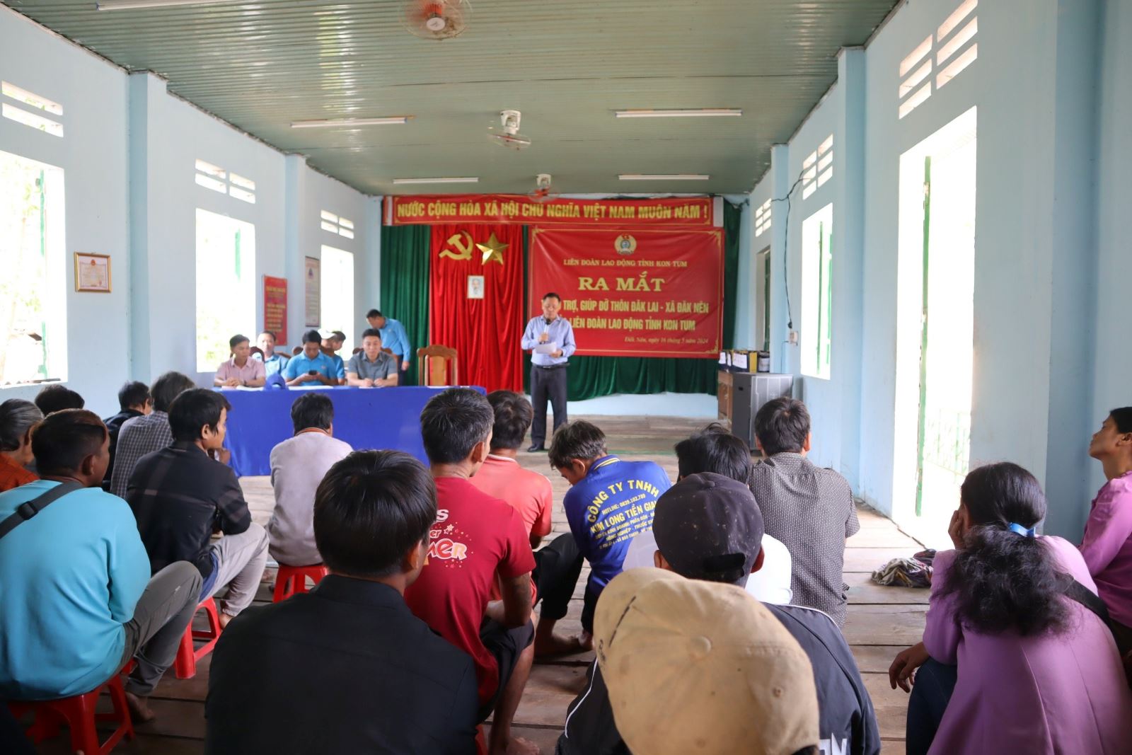 LIÊN ĐOÀN LAO ĐỘNG TỈNH KON TUM RA MẮT TỔ CÔNG TÁC HỖ TRỢ, GIÚP ĐỠ THÔN ĐĂK LAI