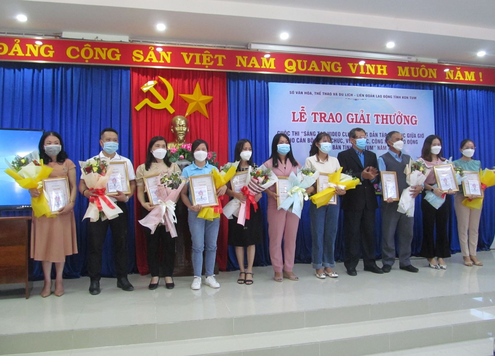 Tổng kết và trao giải Cuộc thi Sáng tạo video clip hướng dẫn bài tập thể dục giữa giờ cho cán bộ, công chức, viên chức, công nhân, lao động trên địa bàn tỉnh Kon Tum năm 2021