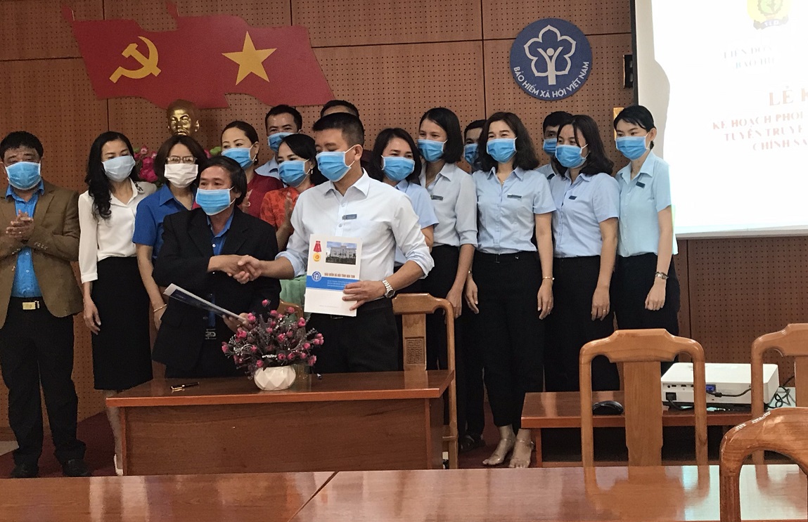 Lễ ký kết kế hoạch phối hợp giữa LĐLĐ và BHXH huyện Đăk Tô giai đoạn 2021-2025