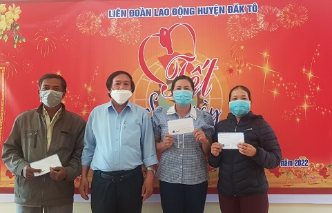 Liên đoàn Lao động huyện Đăk Tô tổ chức Chương trình “Tết Sum vầy” xuân Nhâm Dần năm 2022