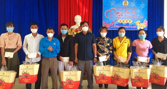 Liên đoàn Lao động huyện Ia H’Drai  tổ chức Chương trình “Tết Sum vầy - Xuân Bình an” năm 2022