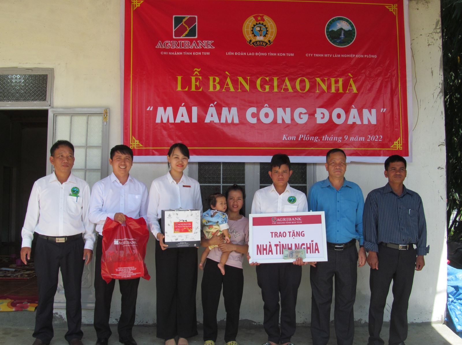 LĐLĐ tỉnh Kon Tum nghiệm thu, bàn giao nhà  “Mái ấm công đoàn” cho đoàn viên khó khăn về nhà ở