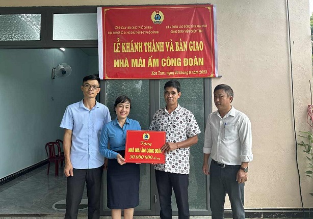Lễ khánh thành, bàn giao nhà “Mái ấm công đoàn”
